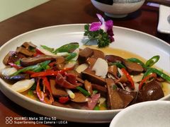 鲜炒黑牛肝菌-紫滇源云南生态菜(丹凤街店)