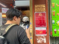 -Bánh Mì Huynh Hoa