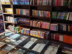 -钟书阁(松江泰晤士小镇店)