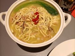 扬州大煮干丝-桂满陇·手作小笼包&江南叫花鸡(中山公园店)