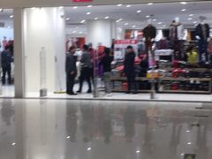 -优衣库(上海金桥国际商业广场店)