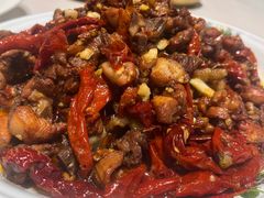 -沙枣树辣子鸡•新疆家常菜(喀什西路店)