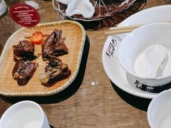 -东口码头·烧鸽子·鱼头泡饼·地方菜(金鹰悦城店)