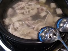 -东椰·海南椰子鸡火锅(朝阳门店)