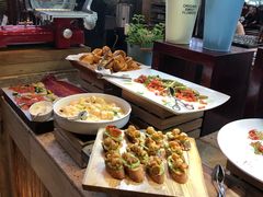 自助取餐区-松山湖凯悦酒店·Café自助餐厅·周末火舞秀表演