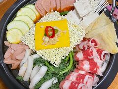 部队火锅-七楽·韩式欢聚餐厅 치르치르(龙泉驿万达店)