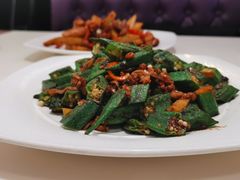 甜梅菜肉沫炒秋葵-太兴餐厅(东方广场分店)