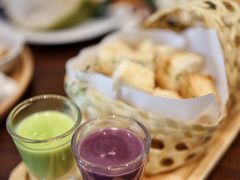 -Chom Cafe and Restaurant