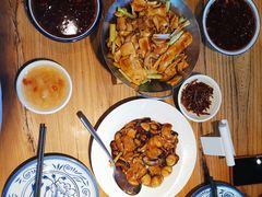 -小放牛炒菜馆(军校店)