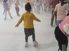 -正佳冰河湾真冰滑冰场