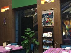 -香巴拉云南餐厅(华莱坞店)