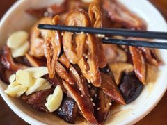 -老鼎万春卤菜(五代传承创始老店)