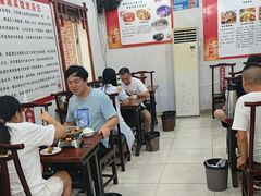 -湖南人家湘菜馆(镇江路店)