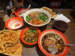 阿婆酥肉-爆炸头阿姨小四川正宗川味小吃(无任何分店)