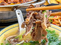 -大众跷脚牛肉馆·非遗传承单位(峨眉山店)