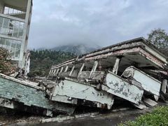 -四川汶川特大地震漩口中学遗址