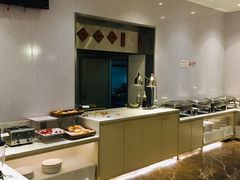 -潮漫酒店(北京通州环球度假区临河里地铁站店)