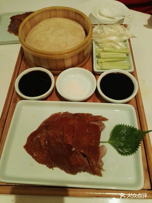 青年餐厅(银泰店)金牌烤鸭图片