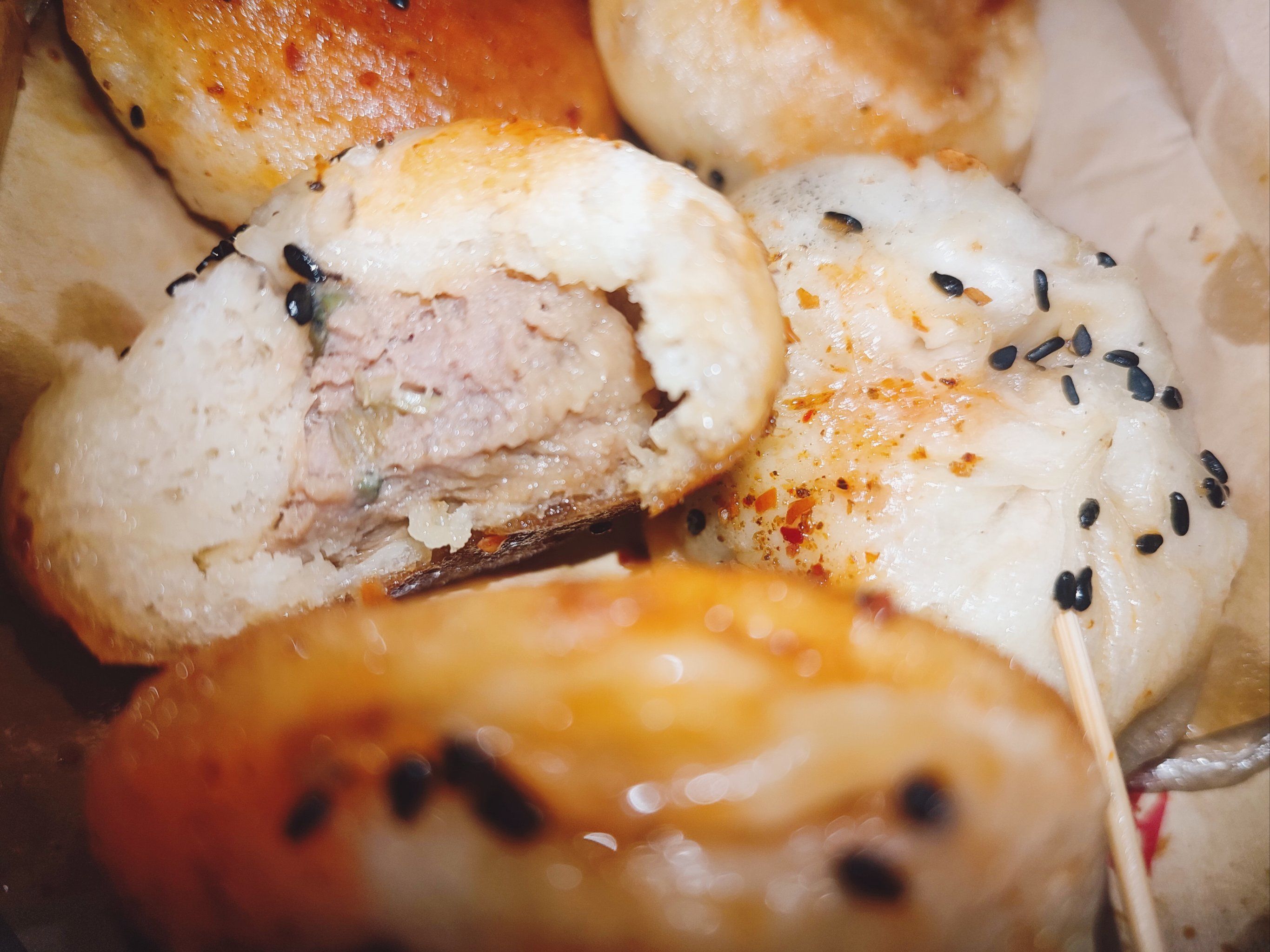 肉馅超大的生煎包