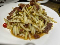 韭黄炒牛肉-建德食府·十八年建德菜(天目里国际街区店)