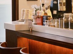 -Café Monson