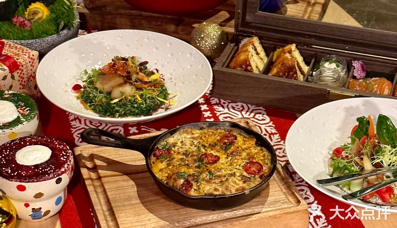 西湖边!室内圣诞树森林🌲好拍还不冷!!