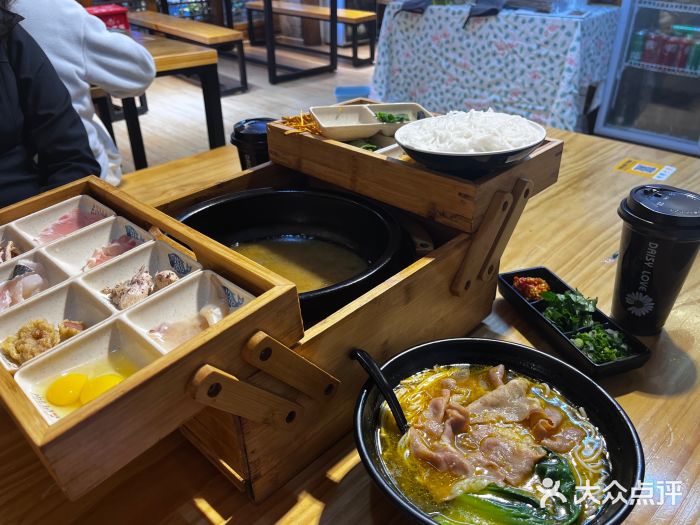 勺子米线·云南传统小吃市集(四方街店)图片