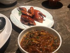 脆皮乳鸽-新荣记(BFC外滩金融中心店)