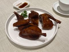 脆皮烧乳鸽-御宝轩(益丰·外滩源店)