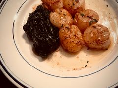 煎带子配黄油菠菜-羽深肉铺 Steak & Wine