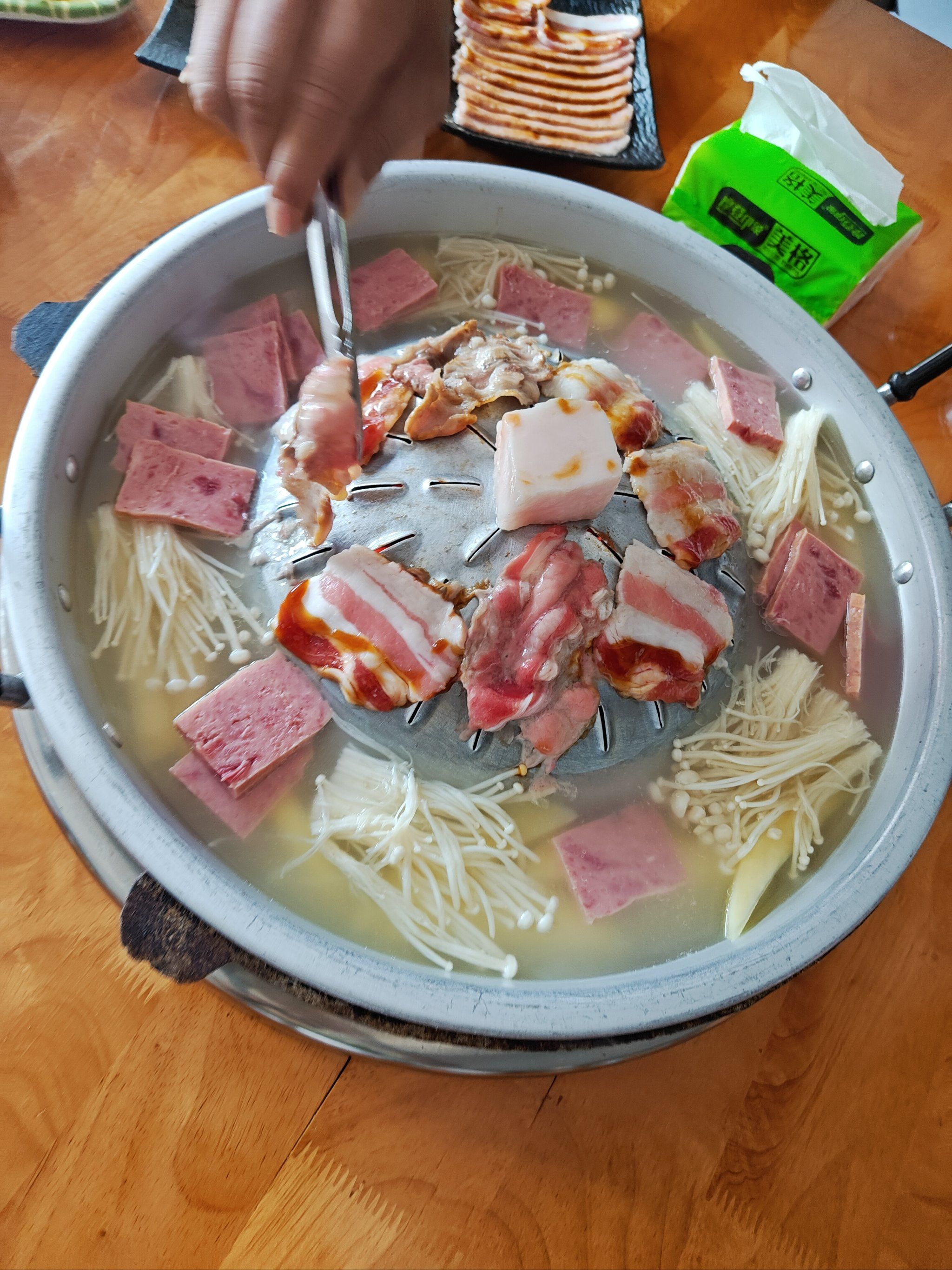 边陲小镇的经典老挝火锅