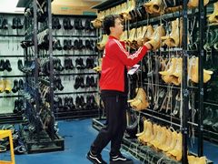 -冠军冰场CHAMPION RINK(环球银泰城店)