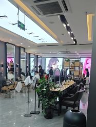 -藤野造型烫染·漂发