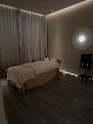 -依霖 艺术 SPA