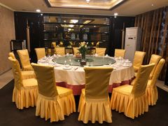 包厢-金杏·粘卷子 烤鸭 农家菜