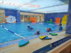 -戊辰亲子游泳俱乐部