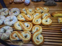 -焙丽拾光(麦凯乐直营店)