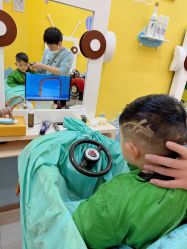 -爆米花儿童美发乐园