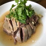 朋友在安亭添新居，大伙来此看房，到饭点了便来此就餐