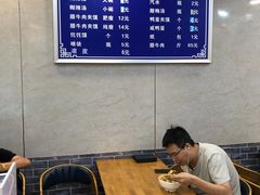 大堂-邢老三肉丸糊辣汤(凤城六路店)