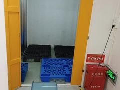 -安东易迷你自助仓储寄存仓库(杨浦店)