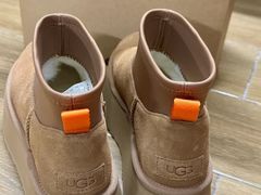 -UGG(燕莎奥特莱斯购物中心店)