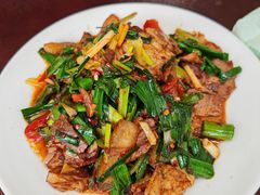 -巍山𤆵肉饵丝