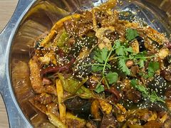 -愉肴麻辣香锅(中山路店)