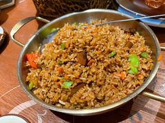 牛肝菌炒饭-老滇山寨•云南特色菜•地方菜•民族风情歌舞表演(金碧店)