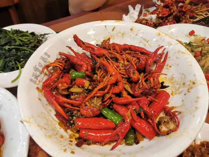 天宝兄弟61湘菜龙虾馆(梅林直营店)-"[薄荷]环境:环境还不错是大