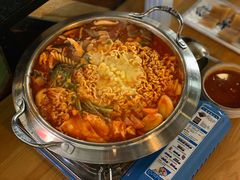 部队火锅-香猪坊韩国烤肉专属门店(魏公村店)