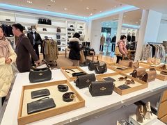 -百年港湾奥特莱斯(香炉礁店)
