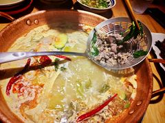 -洱火云南酸菜牛肉火锅(石景山当代商城店)