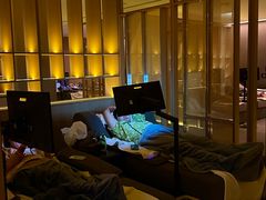 -涨巢·潮玩水疗局